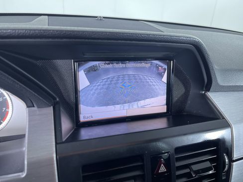 Used 2010 Mercedes-Benz GLK 350 4MATIC image 19