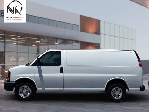 Used 2016 Chevrolet Express 2500 RWD image 5