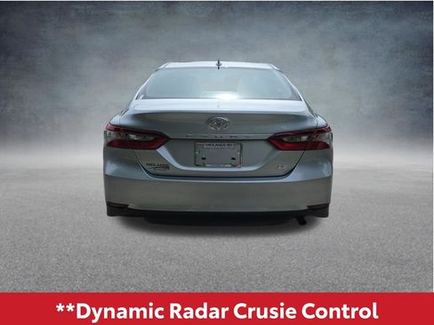 Used 2024 Toyota Camry LE FWD image 5