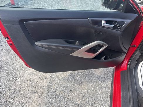 Used 2016 Hyundai Veloster Turbo FWD image 10