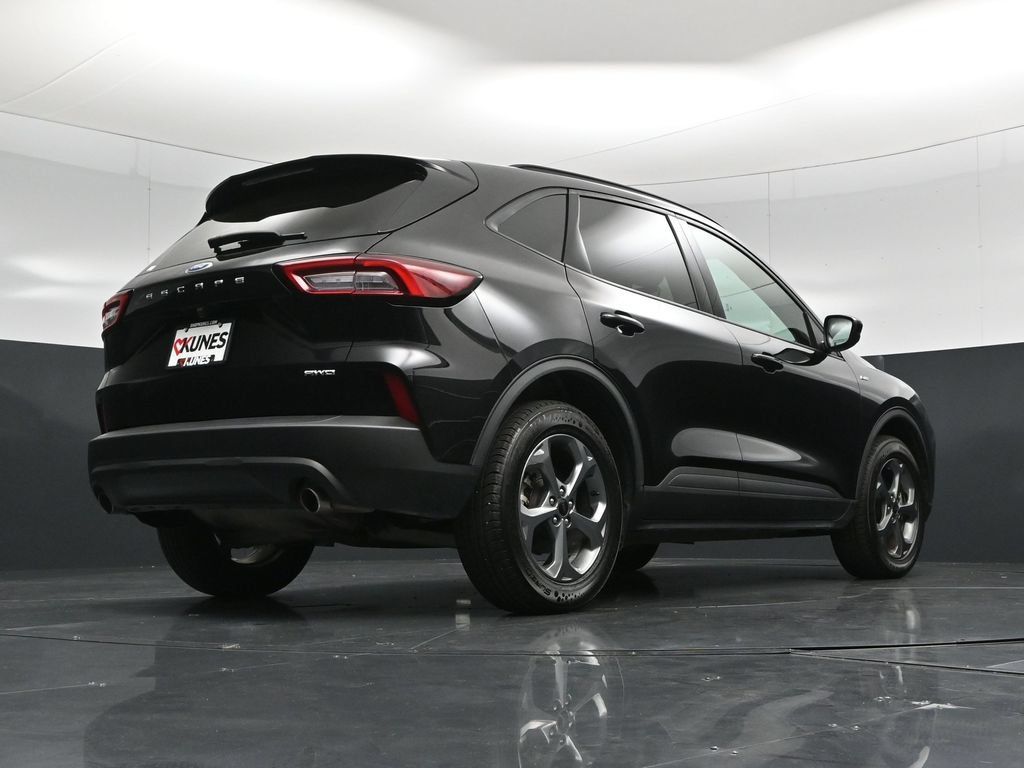 Used 2025 Ford Escape ST-Line Select AWD/4WD image 46