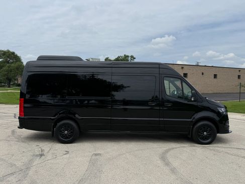 Used 2023 Mercedes-Benz Sprinter 2500 image 7