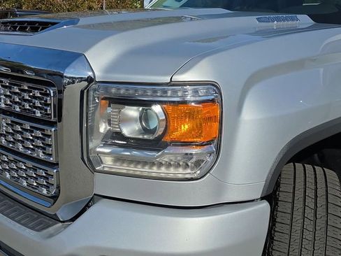 Used 2018 GMC Sierra 2500 Denali w/ Duramax Plus Package image 47