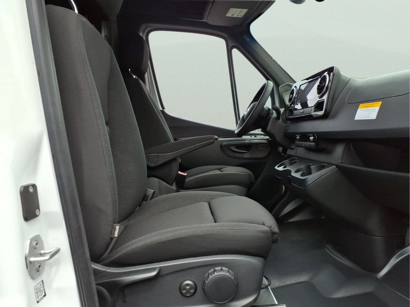 Used 2026 Mercedes-Benz Sprinter 2500 image 13
