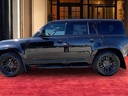 New 2026 Land Rover Defender 110 X AWD/4WD image 2