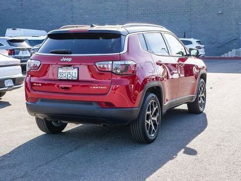 Used 2025 Jeep Compass Limited AWD/4WD image 9