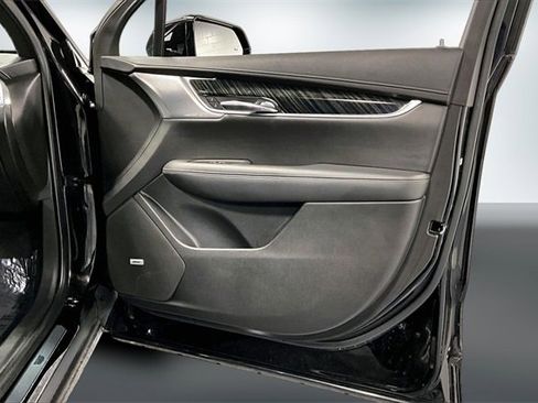 Used 2020 Cadillac XT6 Premium Luxury image 28