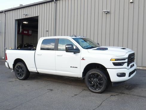 Used 2025 RAM 2500 Laramie image 7