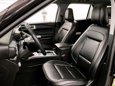 Certified 2022 Ford Explorer XLT w/ Equipment Group 202A image 24