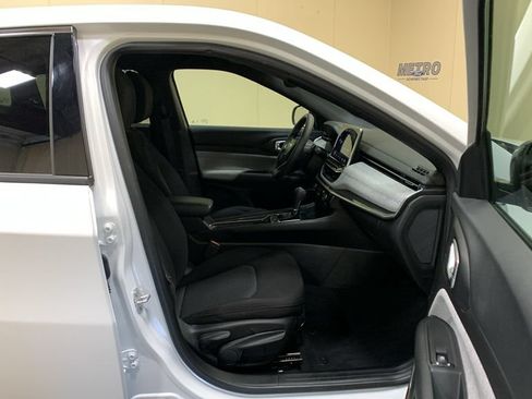 Used 2024 Jeep Compass Sport AWD/4WD image 12