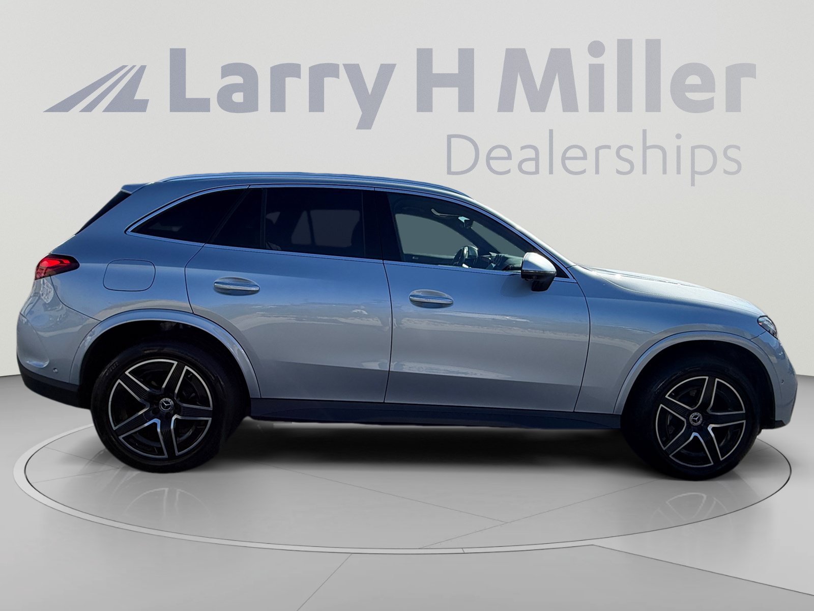 Used 2023 Mercedes-Benz GLC 300 4MATIC image 6