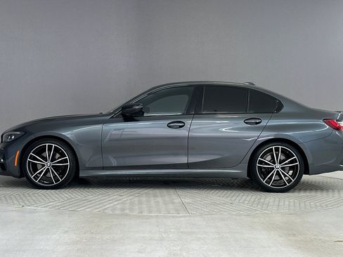 Used 2022 BMW 330i Sedan w/ M Sport Package RWD image 2