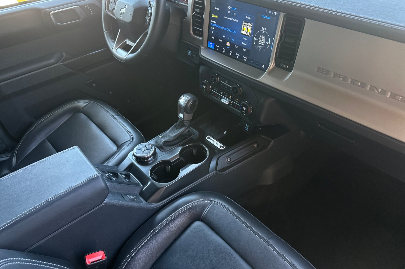 Used 2025 Ford Bronco Outer Banks AWD/4WD image 16