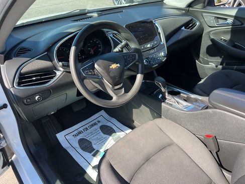 Used 2021 Chevrolet Malibu LT image 15
