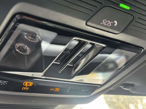 New 2026 Volkswagen Tiguan SE R-Line FWD image 27