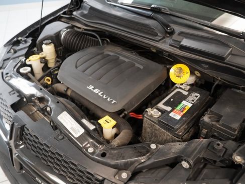 Used 2017 Dodge Grand Caravan SE image 14