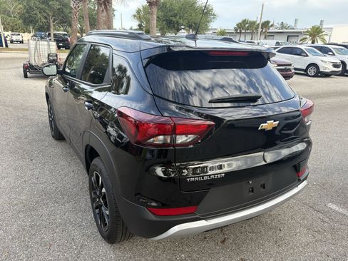Used 2023 Chevrolet TrailBlazer LT FWD image 5