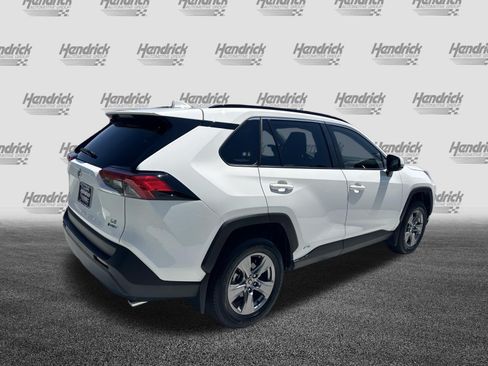 Certified 2025 Toyota RAV4 LE AWD/4WD image 10