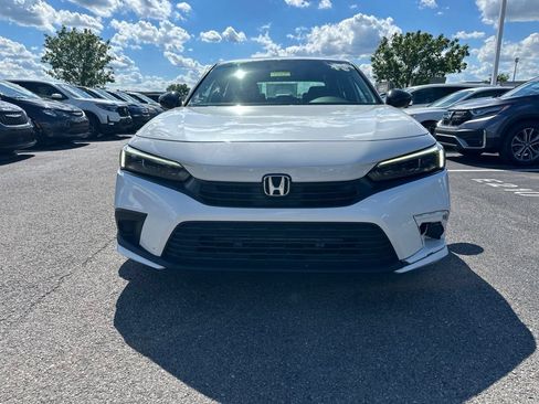 Used 2023 Honda Civic Sport image 2