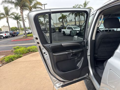 Used 2011 Nissan Armada SV RWD image 16
