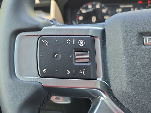 Certified 2025 Land Rover Discovery S AWD/4WD image 17