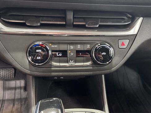 Used 2024 Buick Envista Preferred FWD image 31
