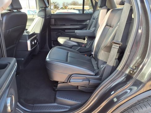 Used 2024 Ford Expedition XLT image 18