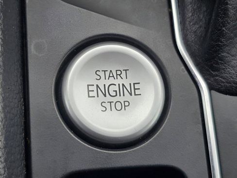 Used 2021 Volkswagen Atlas SEL Premium image 11