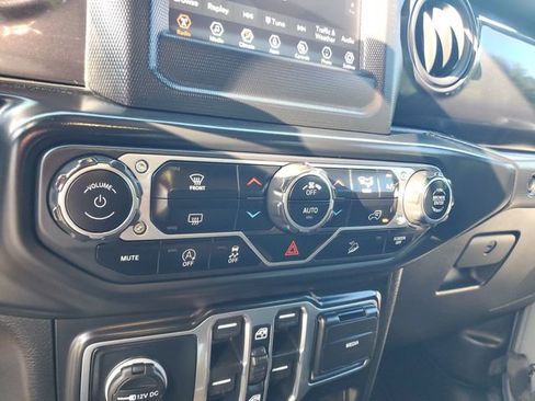 Used 2021 Jeep Wrangler Unlimited Sport AWD/4WD image 21