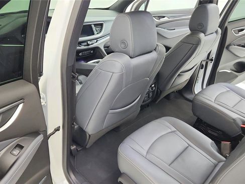 Used 2024 Buick Enclave Premium image 25