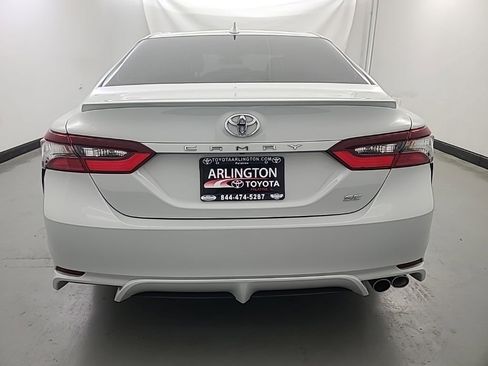 Used 2024 Toyota Camry SE FWD image 3
