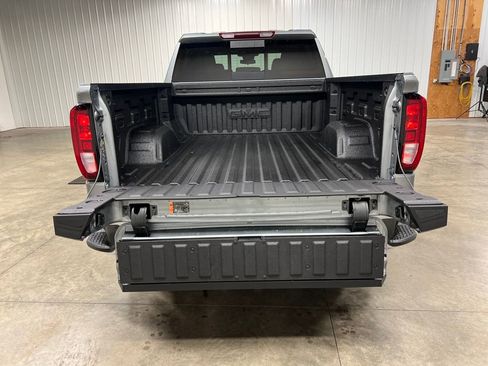 New 2026 GMC Sierra 1500 SLE image 11