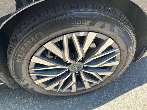 Used 2025 Nissan Altima 2.5 SV FWD image 25