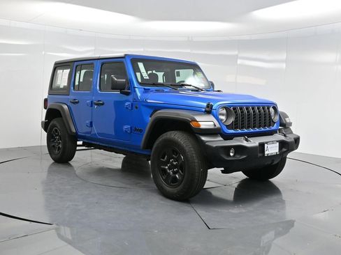 Used 2025 Jeep Wrangler Sport image 42