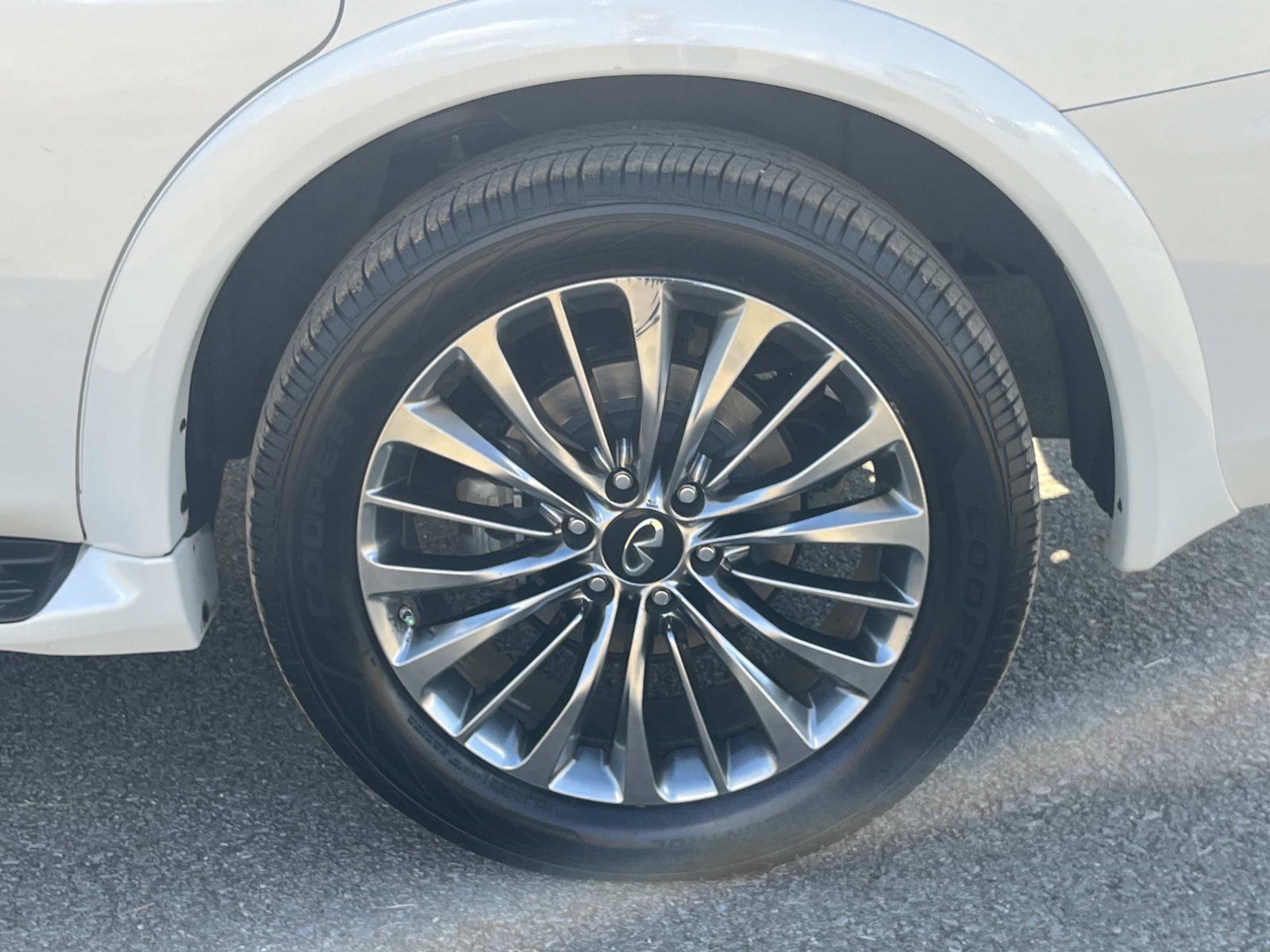 Used 2019 INFINITI QX80 Luxe w/ 22" Wheel Package AWD/4WD image 11