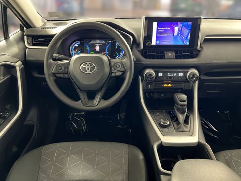Used 2025 Toyota RAV4 XLE image 23