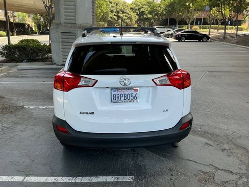 Used 2013 Toyota RAV4 LE FWD image 4