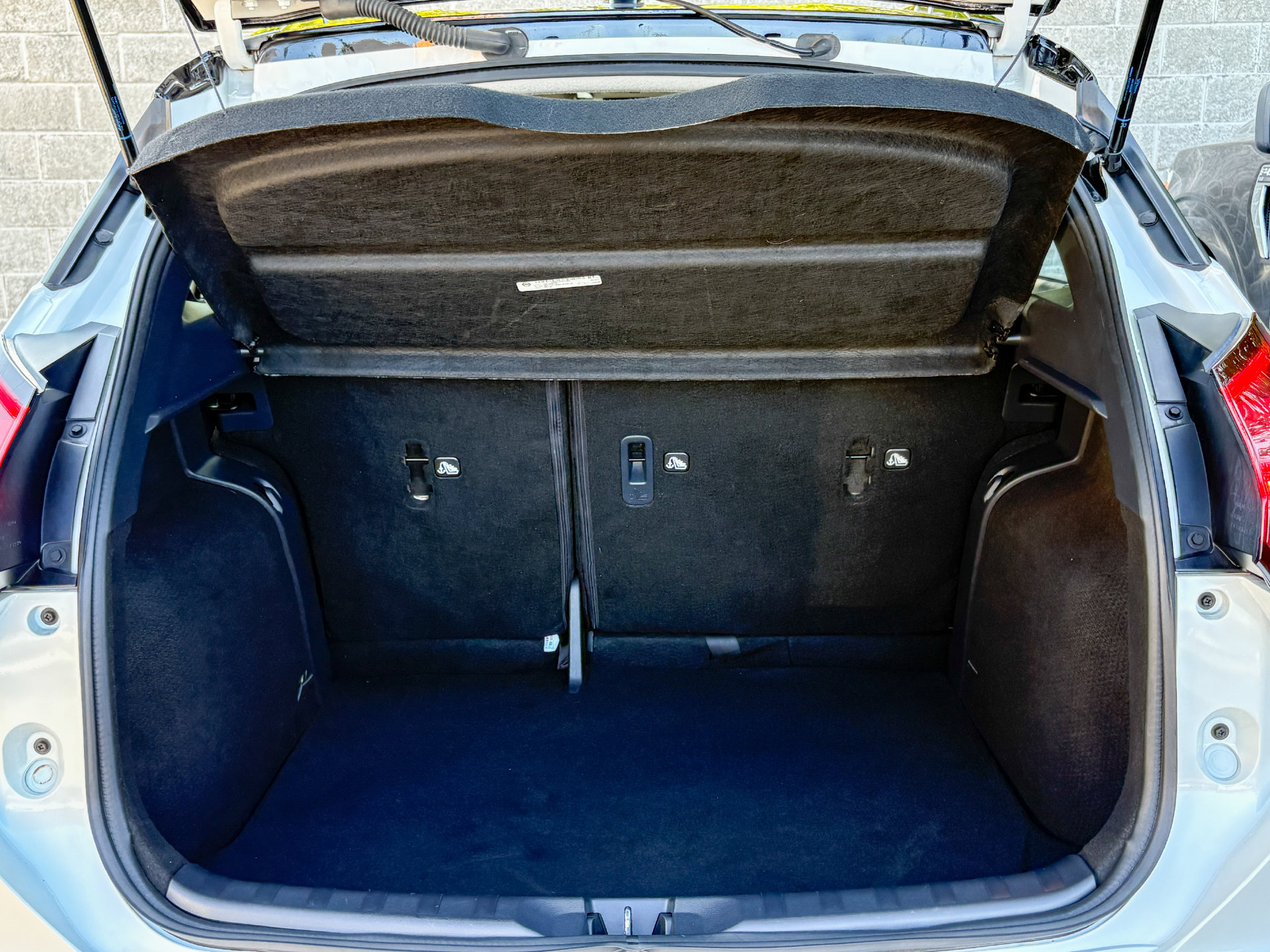 Used 2024 Nissan Kicks SR w/ SR Premium Package FWD image 32