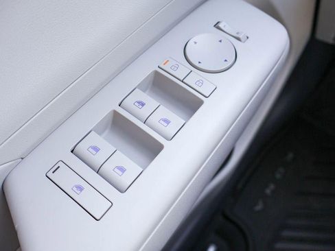 New 2026 Hyundai Kona SE image 17