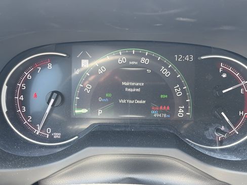 Used 2024 Toyota RAV4 XLE AWD/4WD image 25
