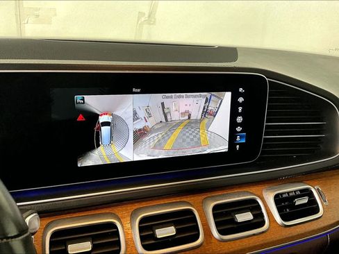 Used 2022 Mercedes-Benz GLS 450 4MATIC image 21