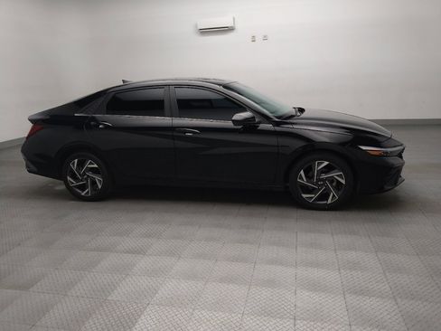 Used 2024 Hyundai Elantra SEL w/ Convenience Package image 11