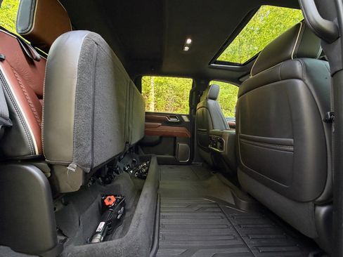 Used 2024 GMC Sierra 3500 Denali Ultimate AWD/4WD image 53