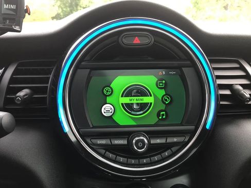 Used 2019 MINI Cooper 2-Door Hardtop image 26