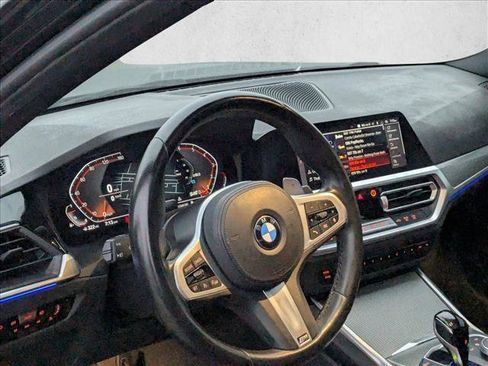 Used 2022 BMW 330i Sedan w/ M Sport Package image 9