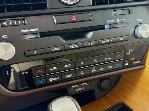 Used 2020 Lexus RX 350 FWD w/ Premium Package image 19