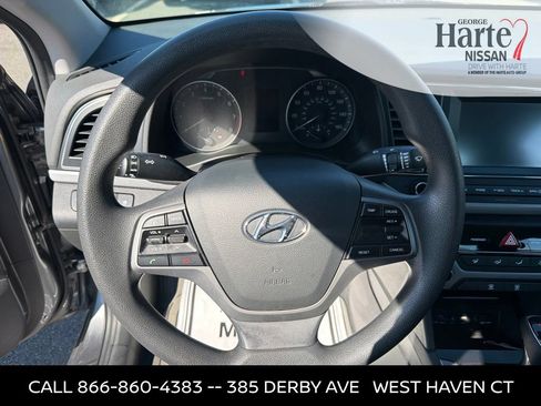 Used 2018 Hyundai Elantra SE w/ SE Connectivity Package 04 FWD image 9