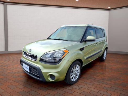 Used 2012 Kia Soul + FWD image 4
