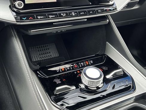 New 2026 Jeep Grand Wagoneer 4WD image 18