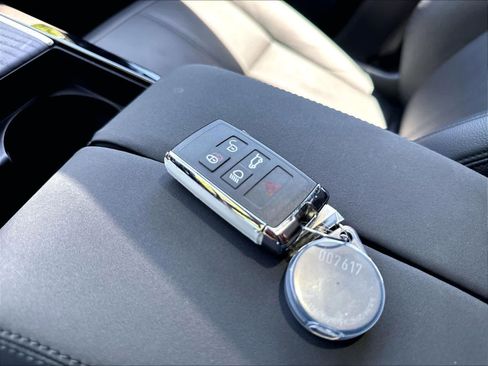 Used 2026 Land Rover Range Rover Velar S AWD/4WD image 10